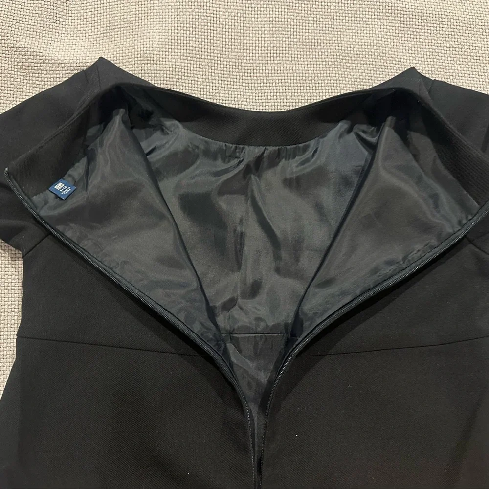 Girls Uniqlo short sleeve dress black sz 9/10 - Picture 3 of 4